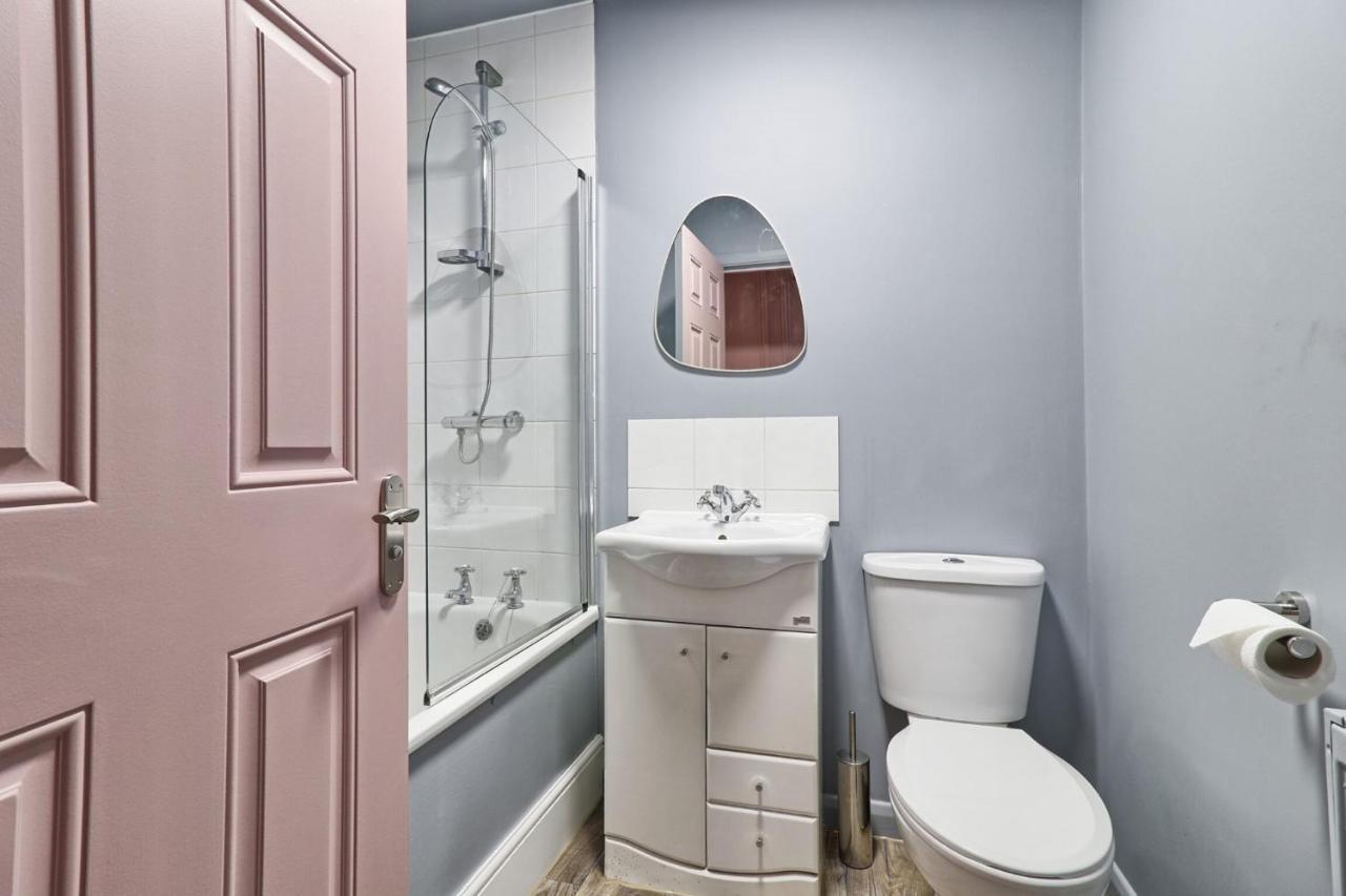Urban Stylish Apartment - Southend Stays Bagian luar foto