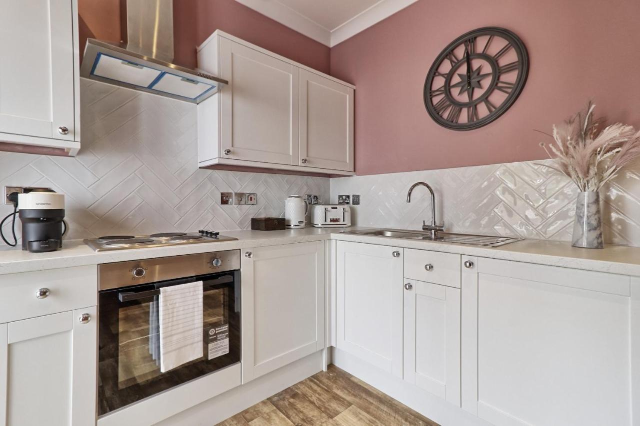 Urban Stylish Apartment - Southend Stays Bagian luar foto